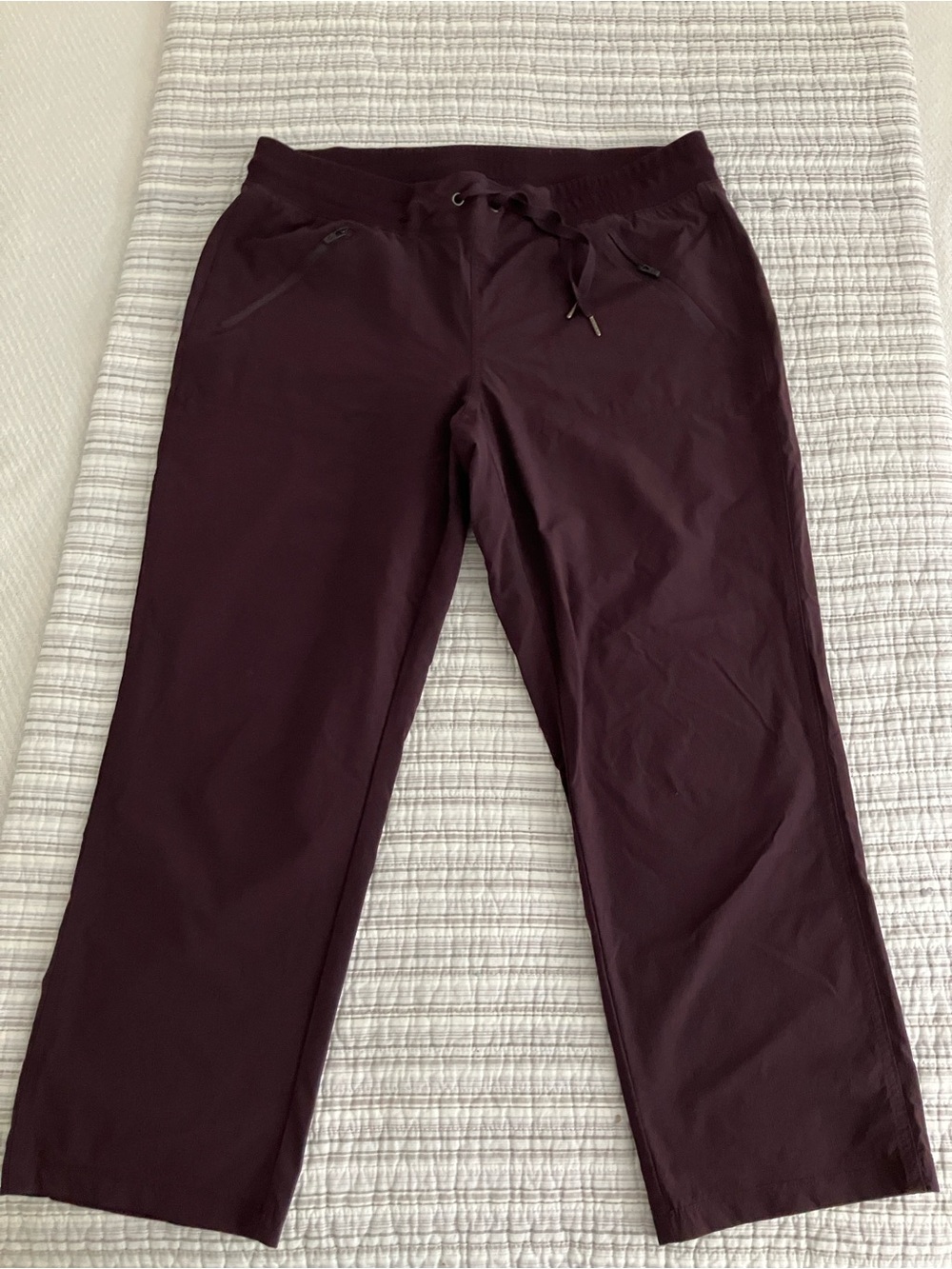 Gap Fit Hiking Capris